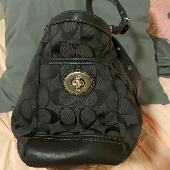 COACH Beautiful Black and Purple handbag! - Picture 5 of 11